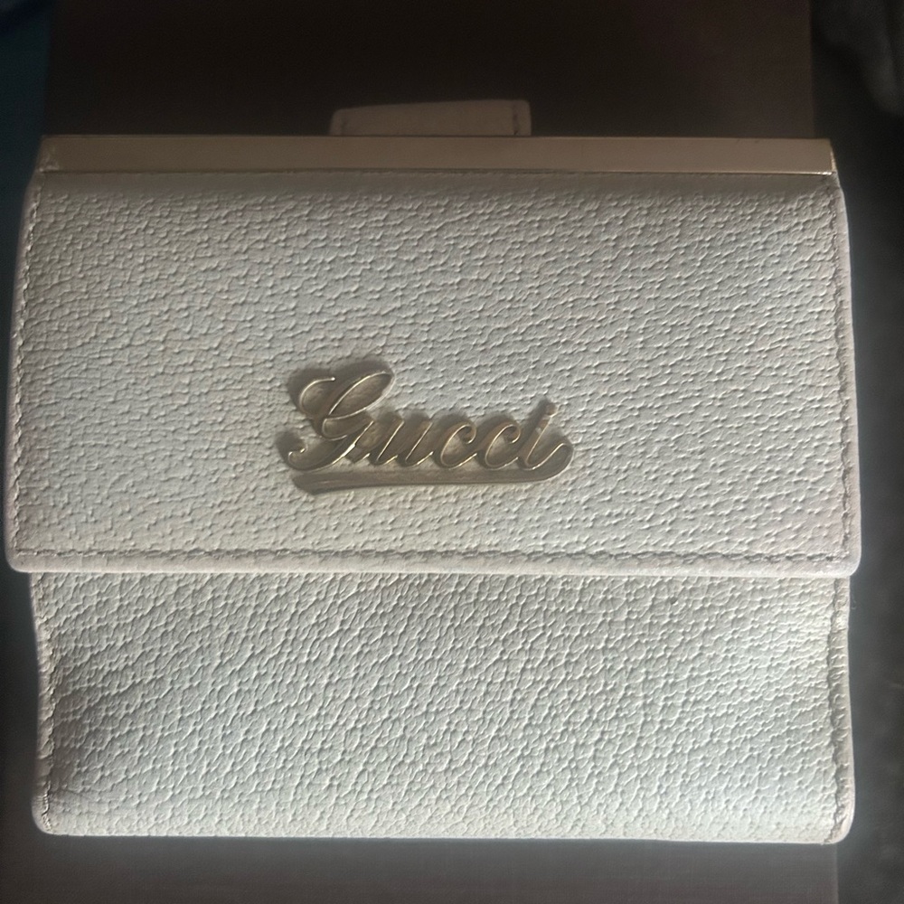 Gucci White Textured Wallet